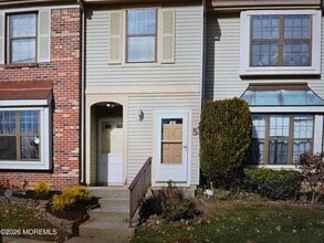 Building Photo - 5 Claridge Ct