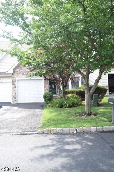 Building Photo - 220 Patriot Hill Dr