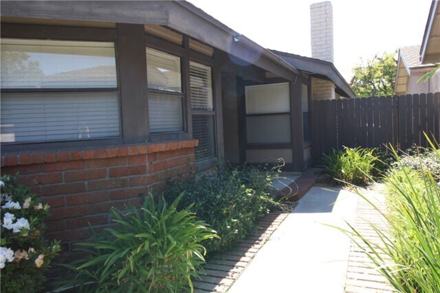 Building Photo - 1127 Cabrillo Park Dr
