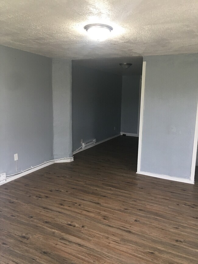 Building Photo - 2610 Winthrop Ave