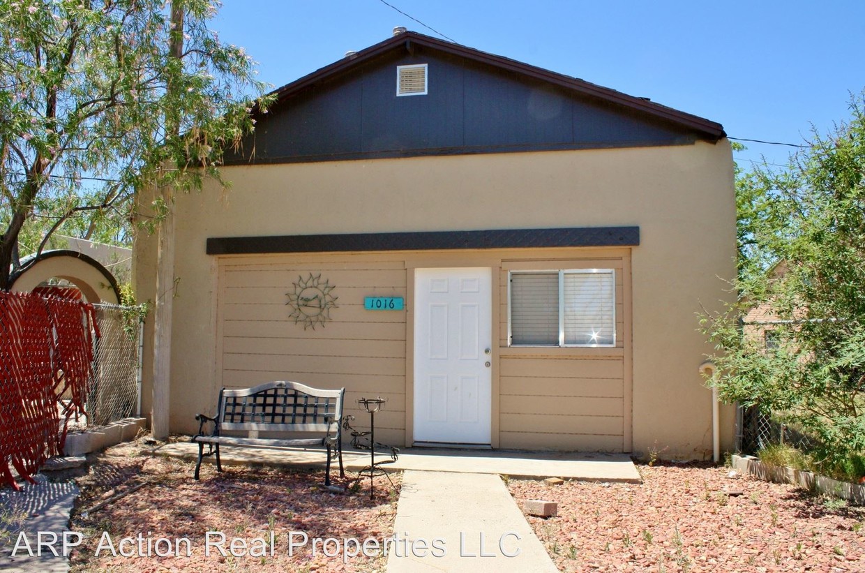 Primary Photo - 10604 Sparks Cir