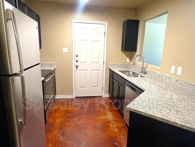 Foto del edificio - 1628 Sabine Rd