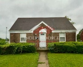 Building Photo - 402 Harriet St