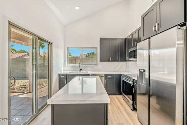Building Photo - 11128 E Sahuaro Dr