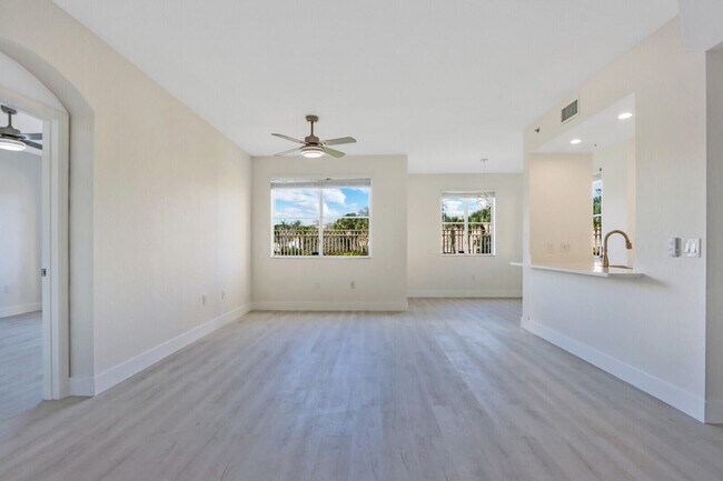 Building Photo - 11025 Legacy Ln