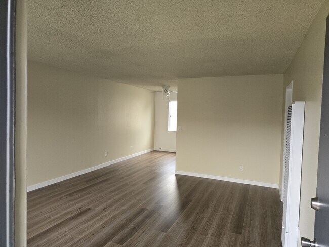 Foto del edificio - 17300 Grevillea Ave