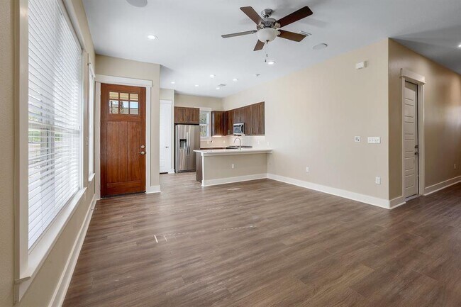Foto del edificio - 1706 Cedar Bend Dr