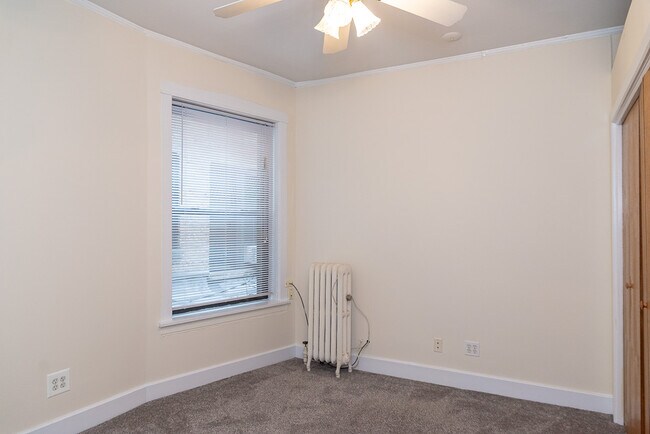 Bedroom - 1261 W Loyola Ave
