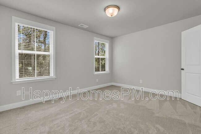 Foto del edificio - 523 Green Fern Dr