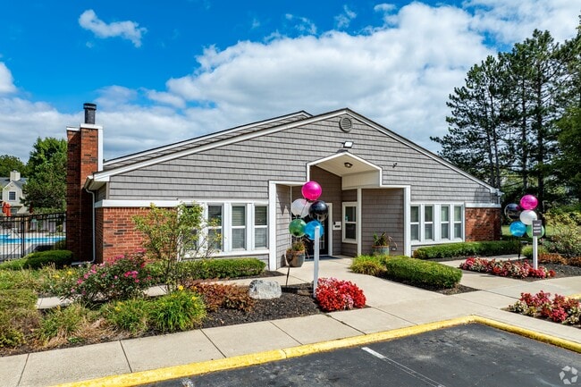 Leasing Office - Hickory Creek