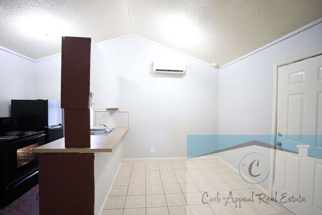 Foto del edificio - Move in special $400!! 1 bed, 1 bath apartment - HUD accepted!!
