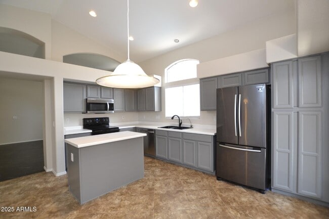 Building Photo - 4927 W Wahalla Ln