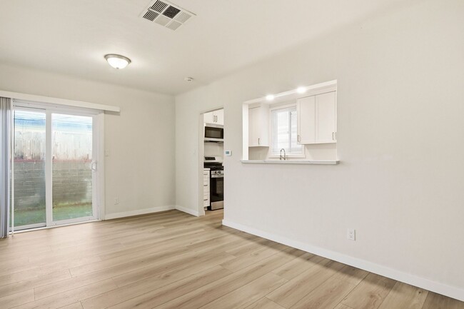 Building Photo - 1 BLOCK TO THE BEACH! COMPLETELY REMODELED 2BD/2BA OCEAN BEACH UNIT WITH TANDEM PARKING! $4,795/MO