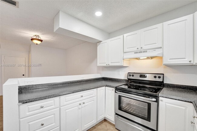 Building Photo - 9340 SW 61st Way
