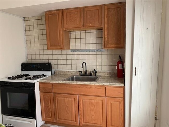 Foto del edificio - 242 E Blackwell St