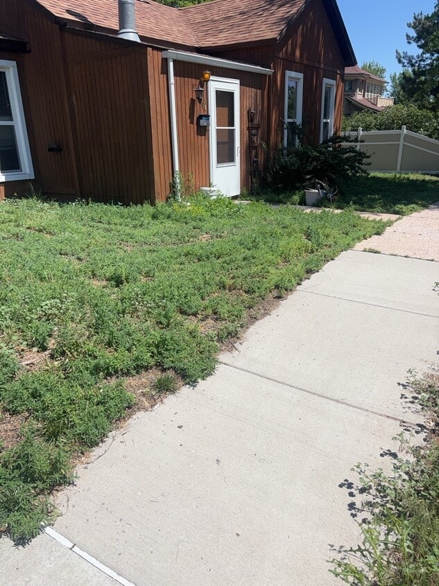 Primary Photo - 900 E 19th St