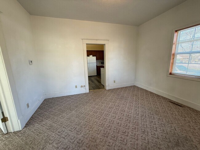 Foto del edificio - 2 bedroom, 1 bathroom home ready to rent!