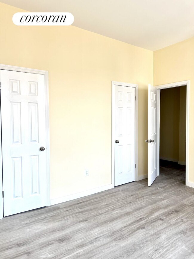 Foto del edificio - 680 Jerome St