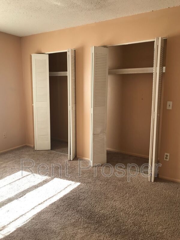 Foto del edificio - 7650 Forest City Rd