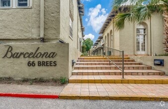 Building Photo - 66 BREES