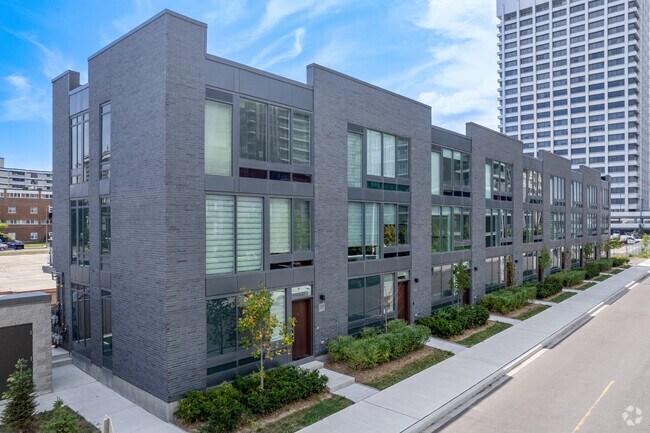 Building Photo - 20-44 Sonic Way