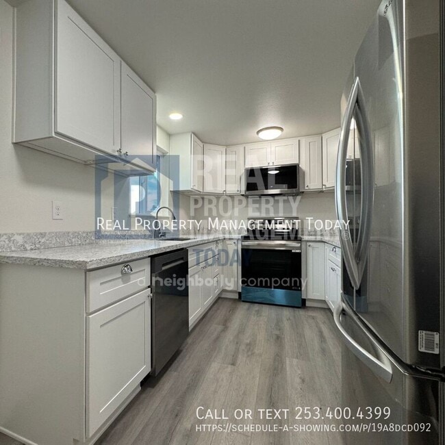 Building Photo - 1204 S 54th St