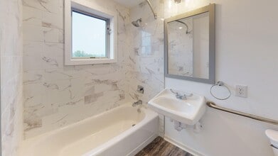 Interior Photo - Lilac Pointe
