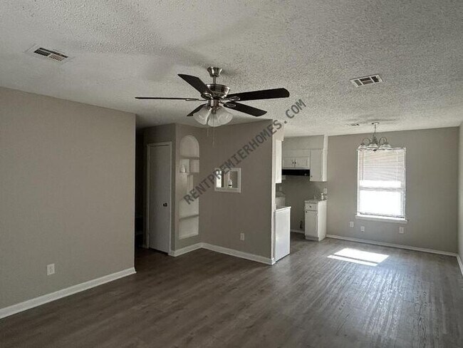 Building Photo - 4105 W Pipestem Dr