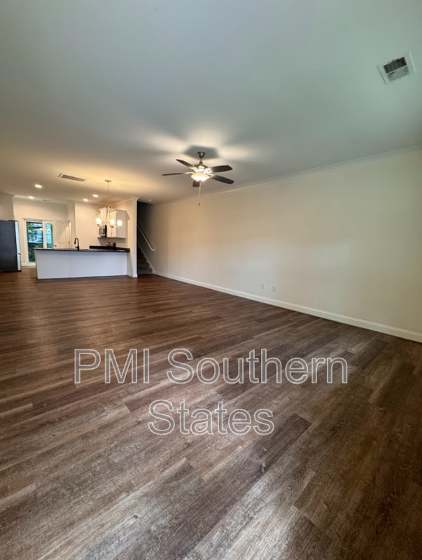 Photo - 313 Clarus Crk Wy House