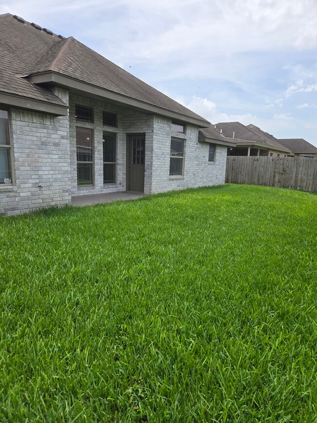 Building Photo - 3711 Timberwood Dr