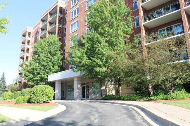 Foto del edificio - 2 br, 2 bath Condo - 5555 N Cumberland Ave...