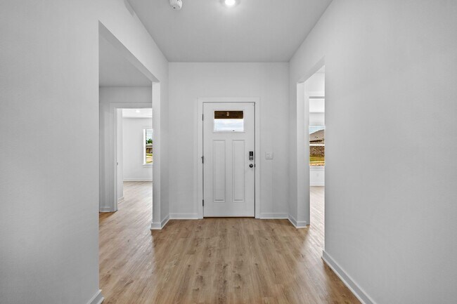 Foto del edificio - Stunning New 4-Bedroom Home with Modern Up...