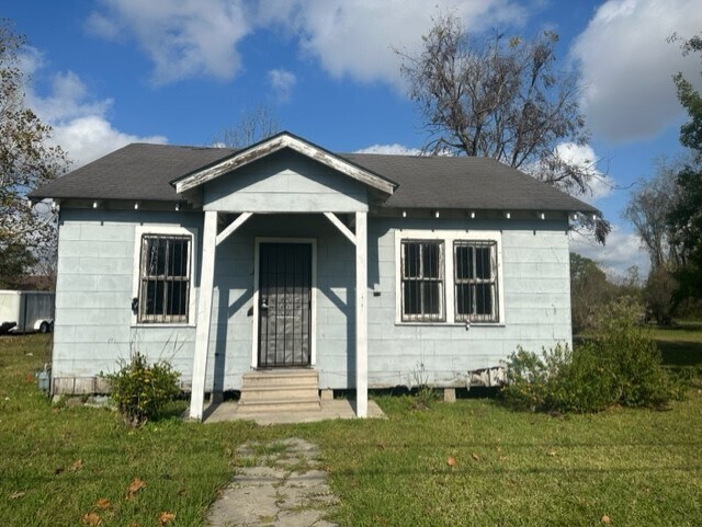 Primary Photo - 1701 75th Ave