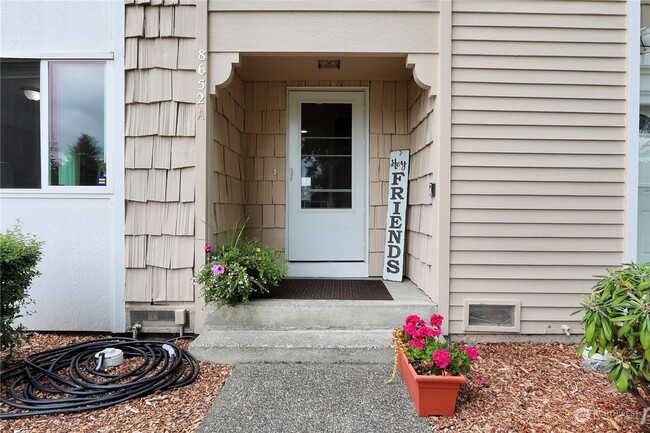 Foto del edificio - Beautiful 3-Condo in Lakewood – Apply Today!