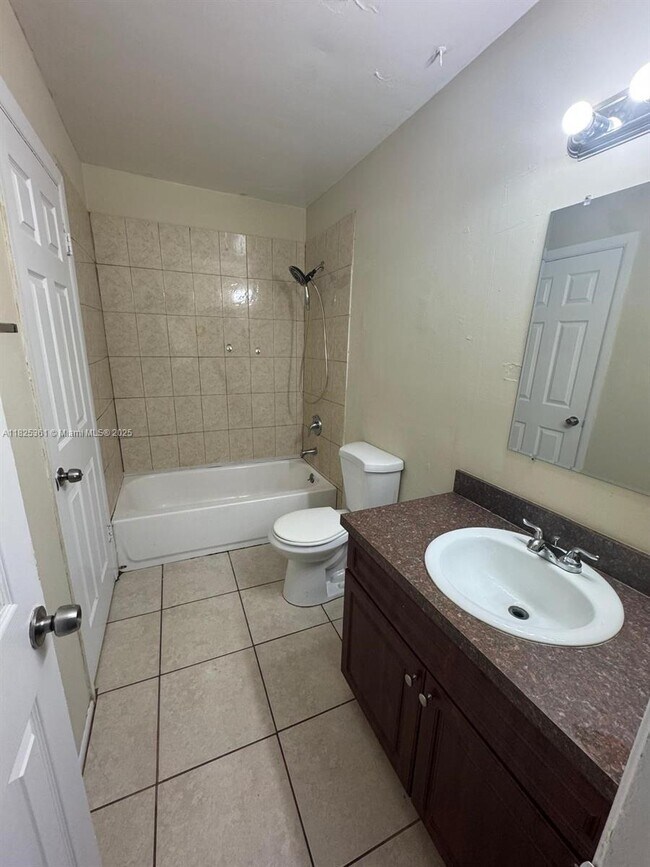 Foto del edificio - 2200 NW 59th Wy