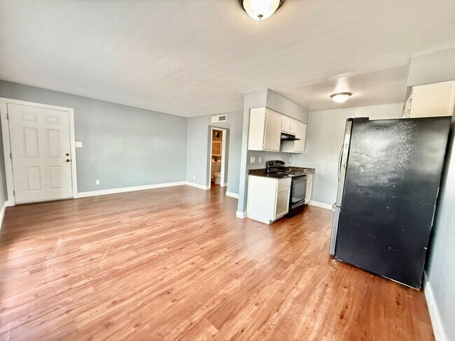 Foto del edificio - 1458 Silver Mesa Cir