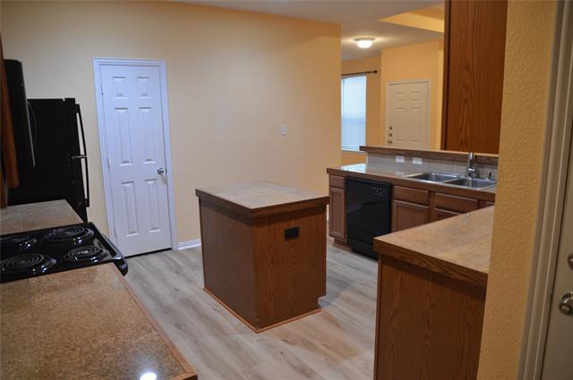 Building Photo - 333 Regency Dr