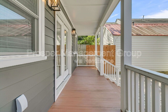 Building Photo - 8 Larnes St