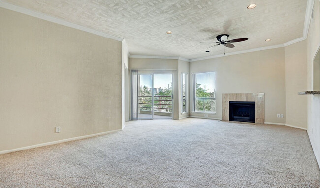 Building Photo - Legend Point Condominiums