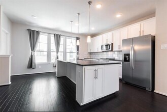 Building Photo - 3108 Roseland Terrace Ln