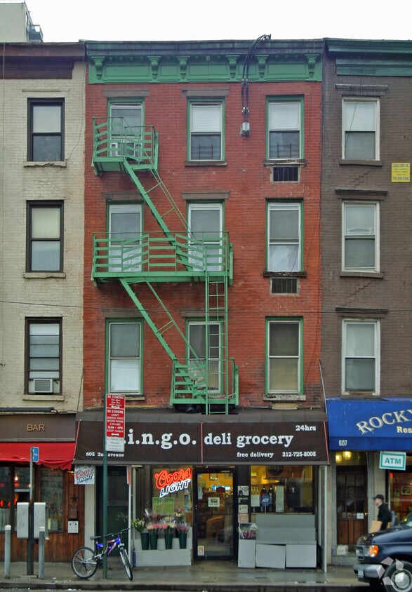 Foto del edificio - 605 Second Ave