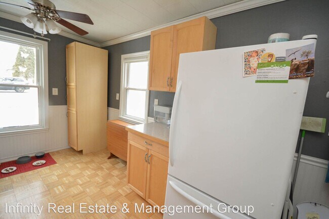Building Photo - 2 br, 1 bath House - 624 5th Ave SW