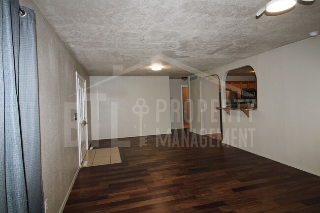 Building Photo - Beautiful Duplex in Kimberling City - Utilities included!