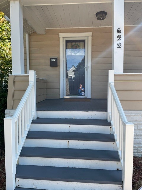 Building Photo - 622 N Forest Ave