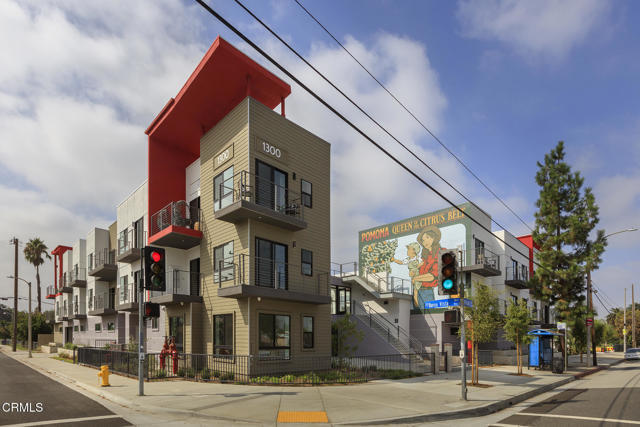 Foto del edificio - 1300 W Mission Blvd