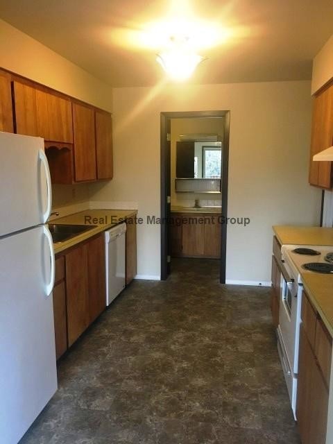 Building Photo - 1615 Birchwood Ln