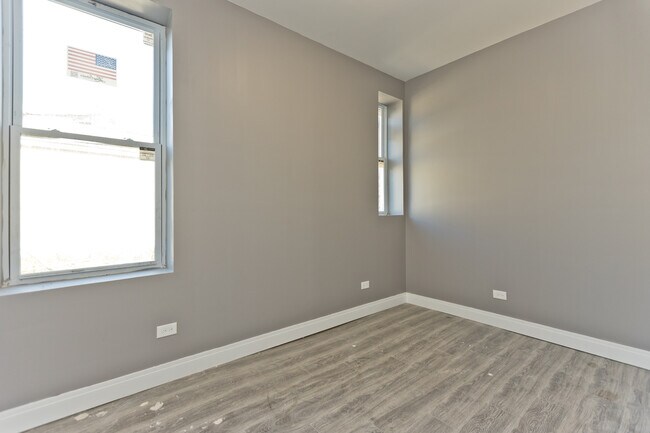 Building Photo - 1747 N Spaulding Ave