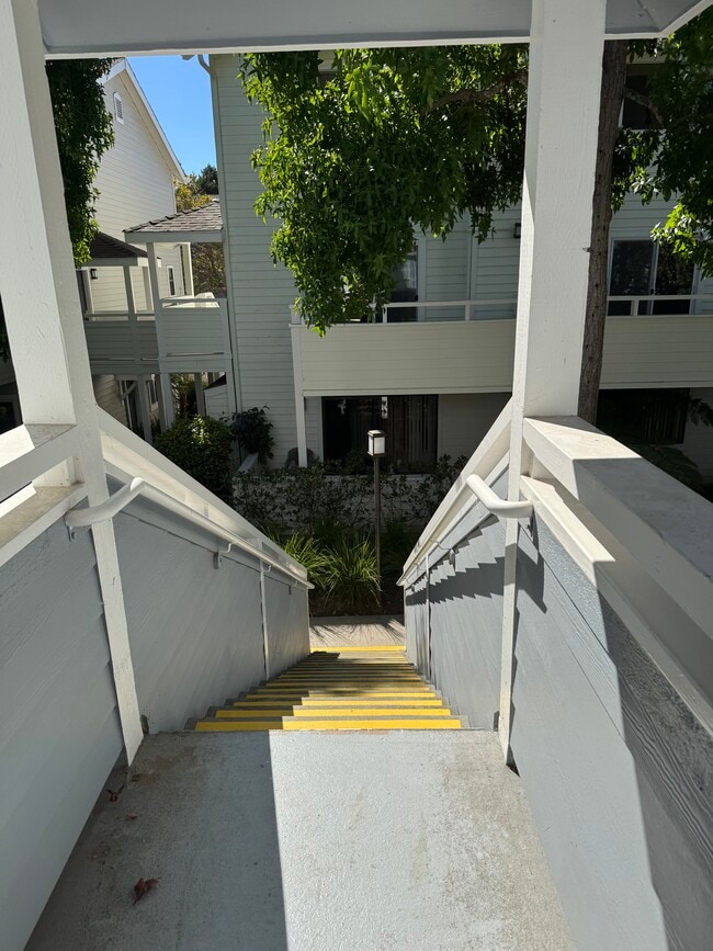 Building Photo - 41 Grandview Street