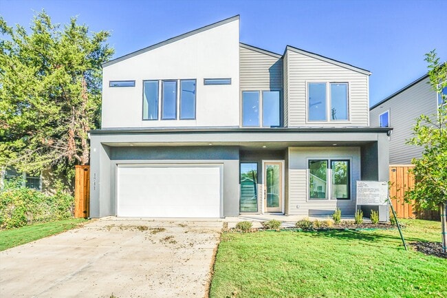 Photo - 1711 Nomas St House