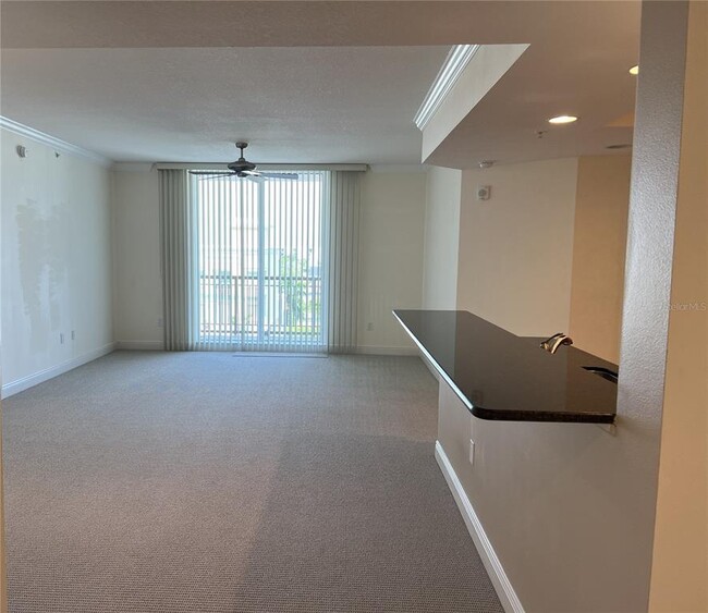 Building Photo - 800 N Tamiami Trl
